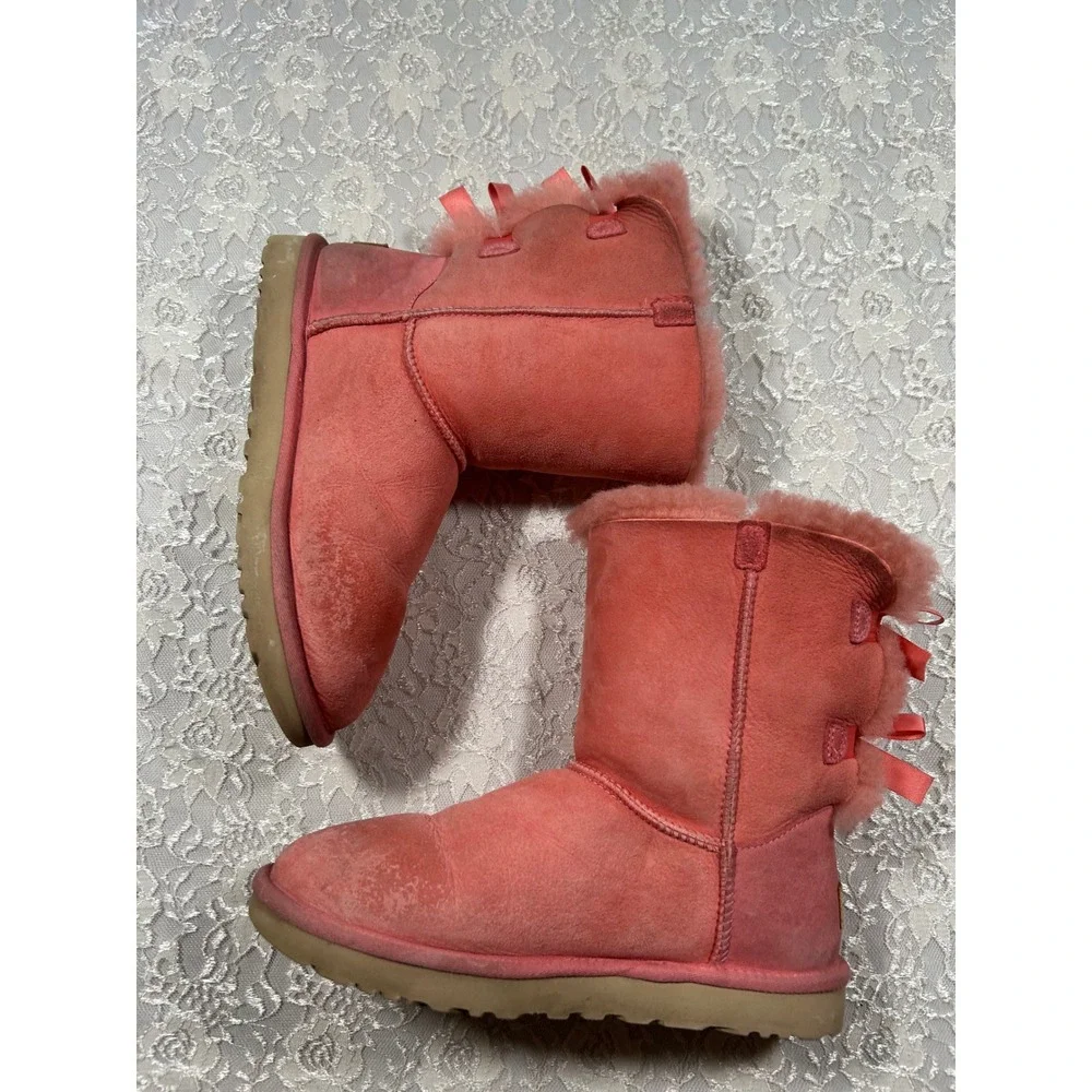 Y2K UGG Australia Bailey Bow II Coral Pink Suede Boots 9 2000s Coquette McBling